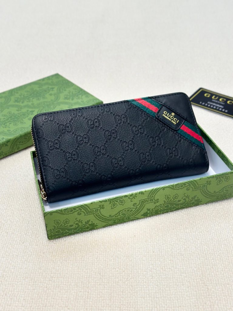 夜の外出に合わせるGUCCIの財布の現実的な選び方