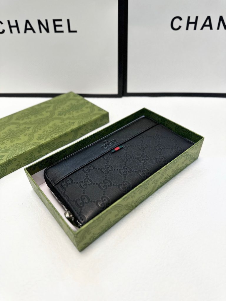GUCCI黒長財布、普段使いで見るべき角と収納の印象