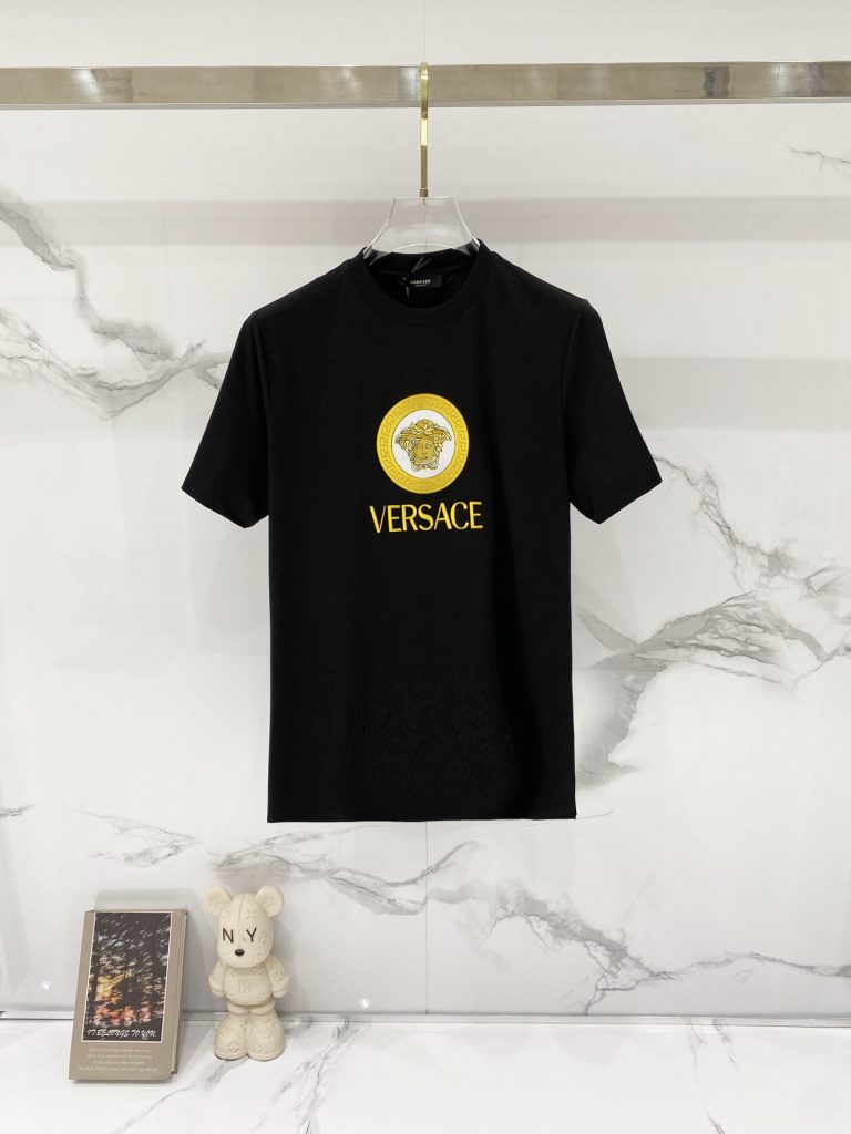 黒系Tシャツを服に合わせるなら見るべき3点