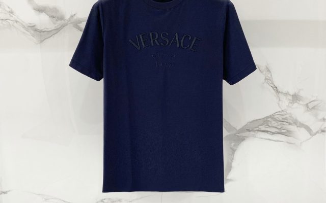 ブランドアイテムのTシャツを予算内で探す前に見る黒のポイント