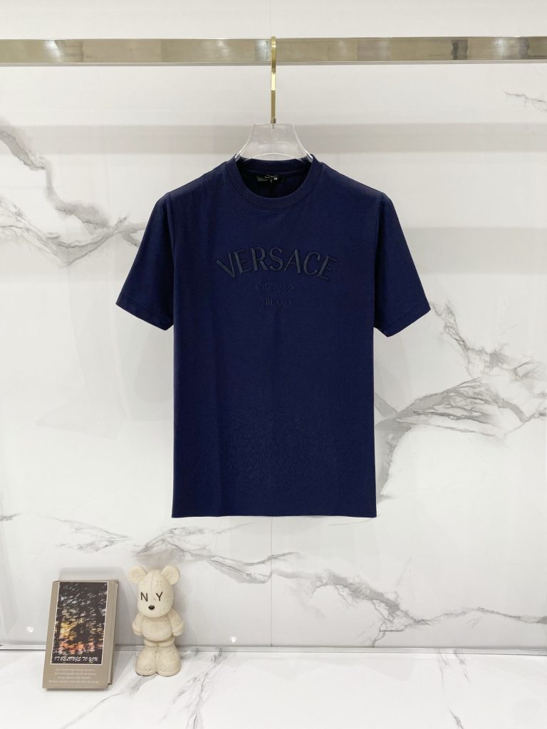 ブランドアイテムのTシャツを予算内で探す前に見る黒のポイント