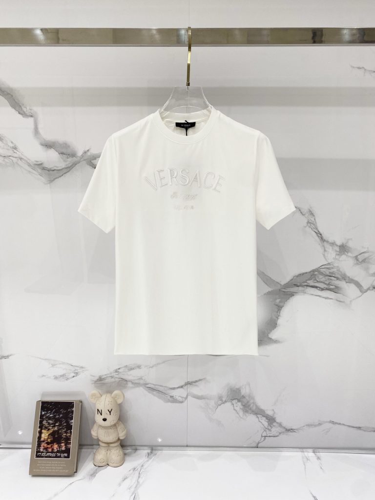 ブランドアイテムの服装は価格・収納・合わせ方でどう見るか