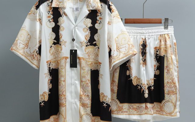 街歩き用に検討したい服装：写真と商品リンク付き