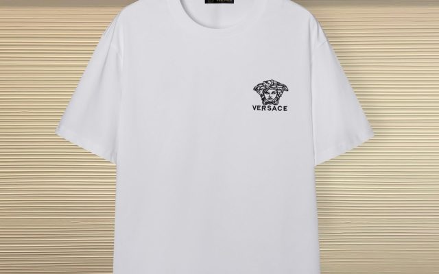 ブランドアイテムのTシャツを予算内で探す前に見るロゴのポイント