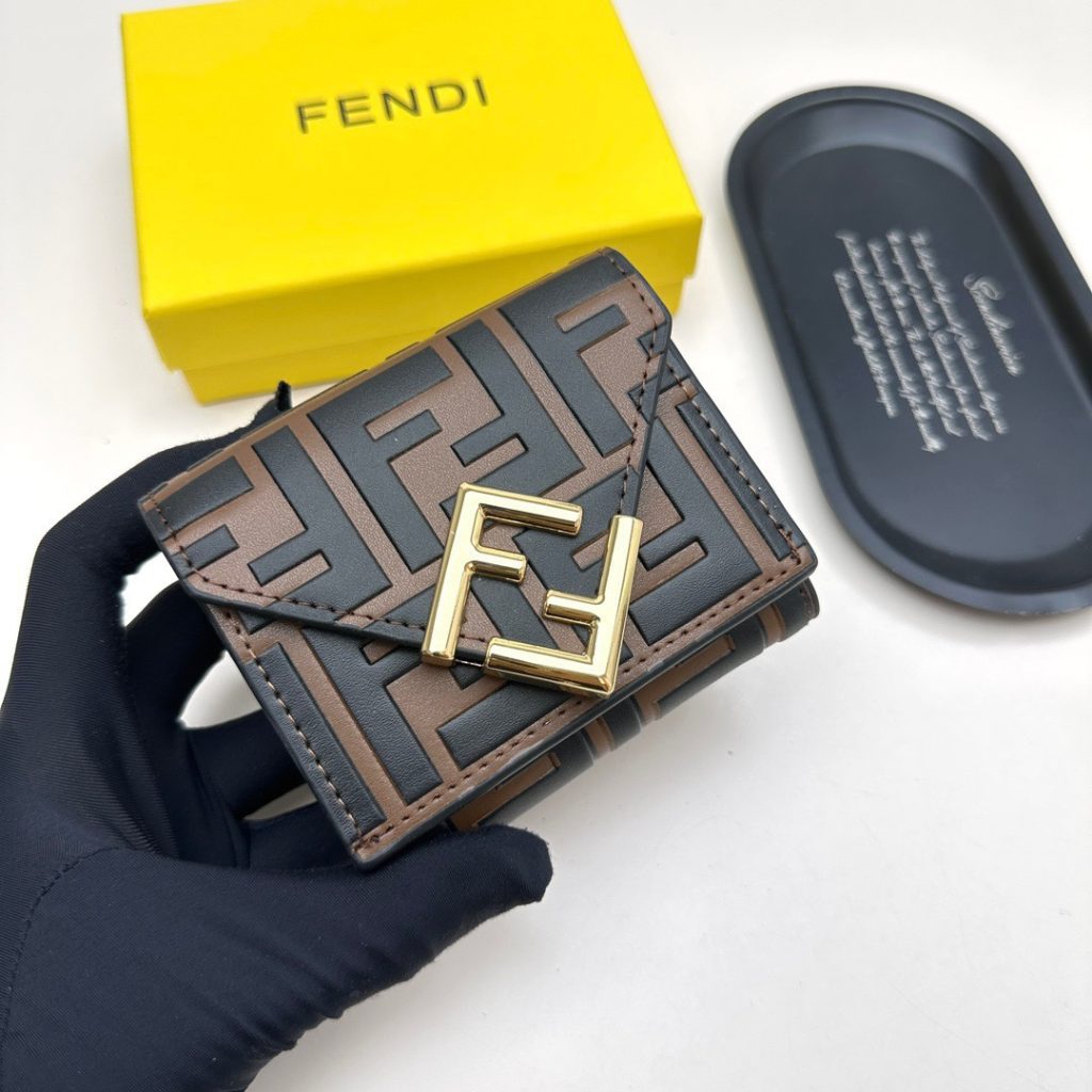 FENDI コピー フェンディ ミニ財布 コインケース ブランドコピー 黒 ブラウン 長財布 チェーン付き - 画像 4