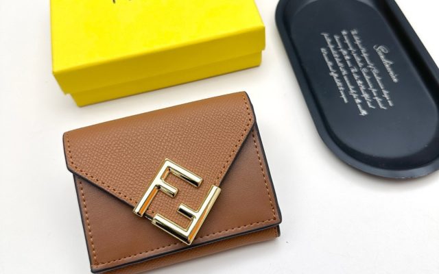 FENDIの財布・小物を毎日に使うなら確認したいこと