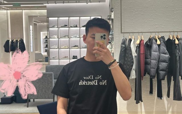 物価高でも選びやすいTシャツ：Diorを自然に取り入れる