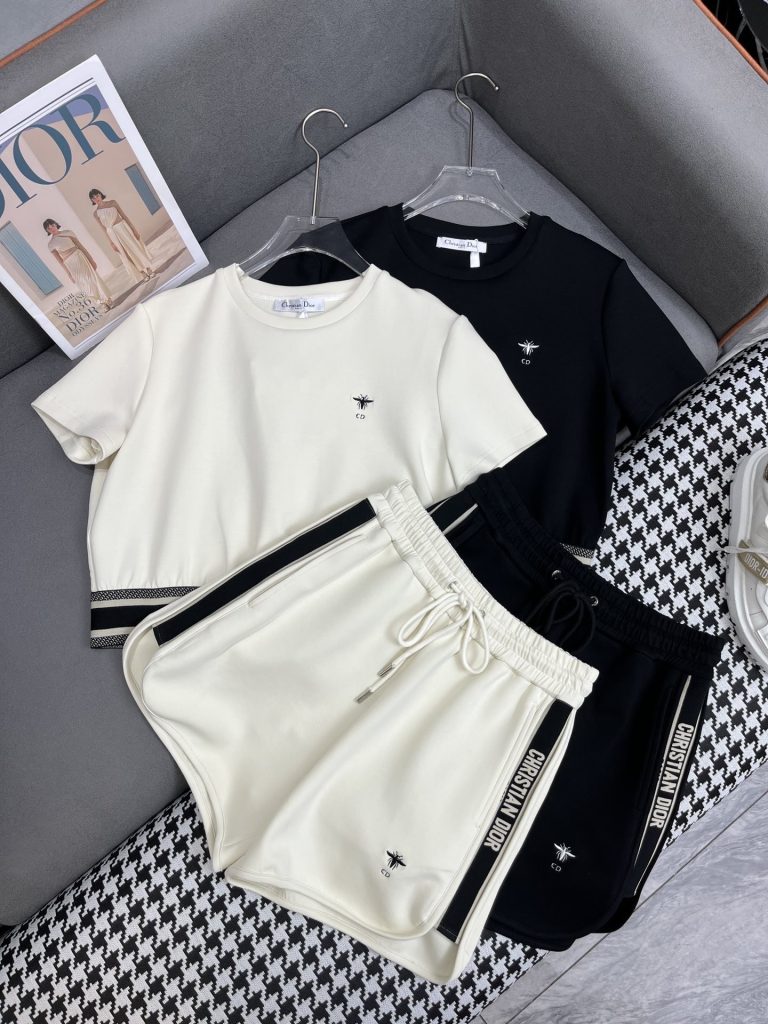 Dior ディオール 小蜜蜂刺繍 ロゴTシャツ+ショートパンツ セット 黒 カーキ｜季節の変わり目で使いやすいファッションアイテムを写真で…