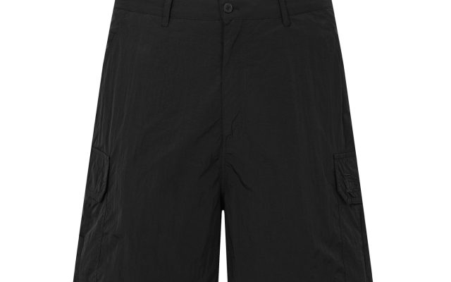 メンズ向けその他の選び方：黒とサイズ感