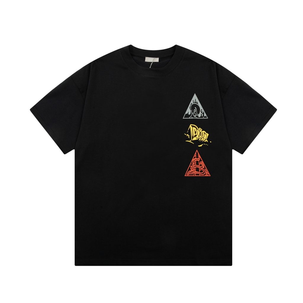服装選びで迷ったら：Tシャツの価格と使い道