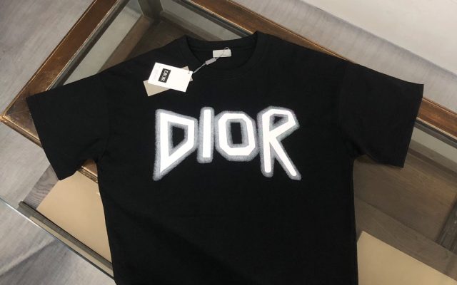 Diorの服装を毎日に使うなら確認したいこと