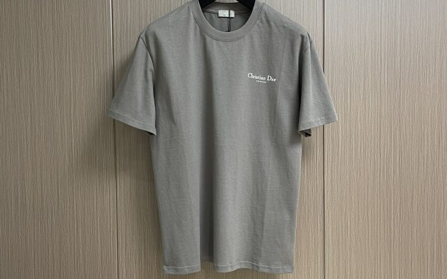 街歩き用に検討したい服装：写真と商品リンク付き