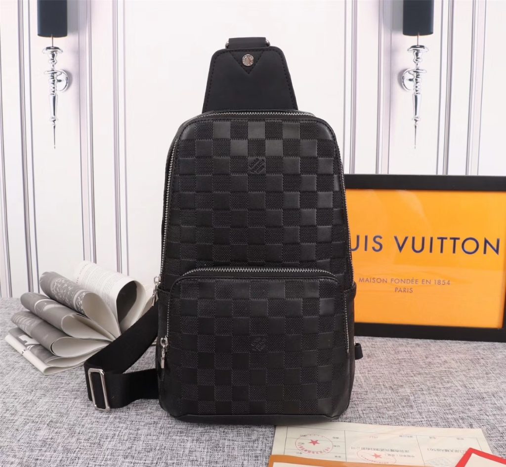 休日目線で見るLOUIS VUITTONのショルダーバッグの印象