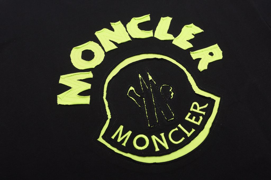 MONCLER　モンクレール　半袖シャツ　T-shirt　クルーネックシャツ　アップリケ・刺繍　メンズシャツ　Ｔシャツ - 画像 6