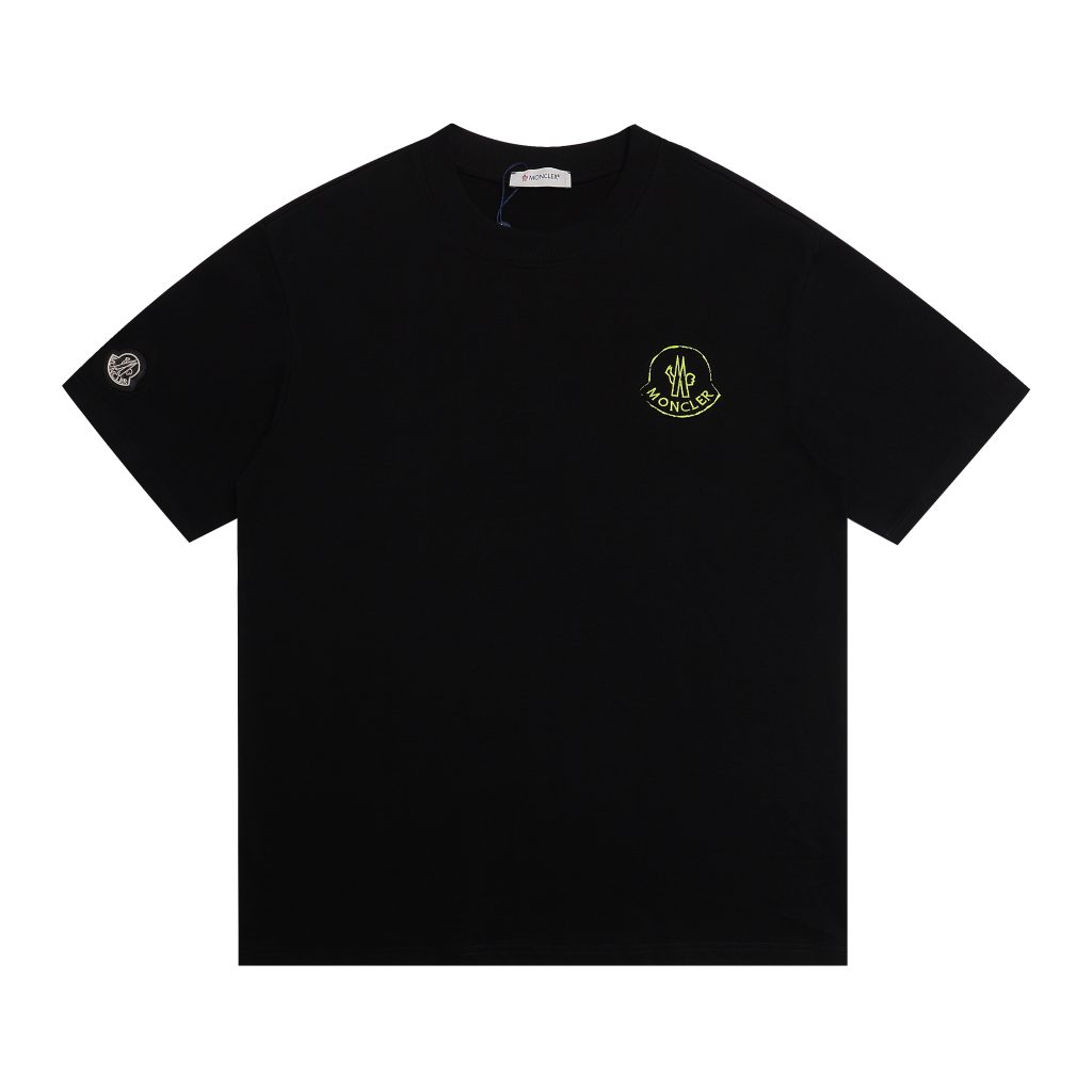 MONCLER　モンクレール　半袖シャツ　T-shirt　クルーネックシャツ　アップリケ・刺繍　メンズシャツ　Ｔシャツ - 画像 3