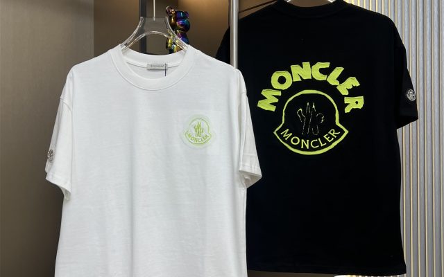 街歩き目線で見るMONCLERの半袖シャツの印象