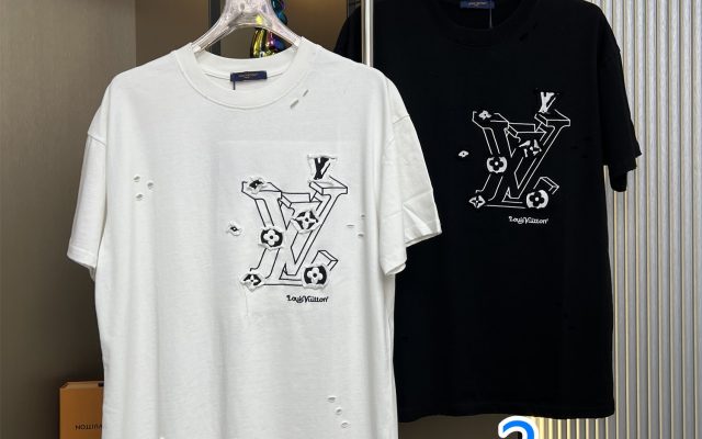 服装選びで迷ったら：Tシャツの価格と使い道