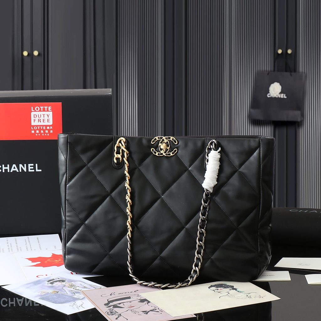 週末に合わせるCHANELのバッグの現実的な選び方