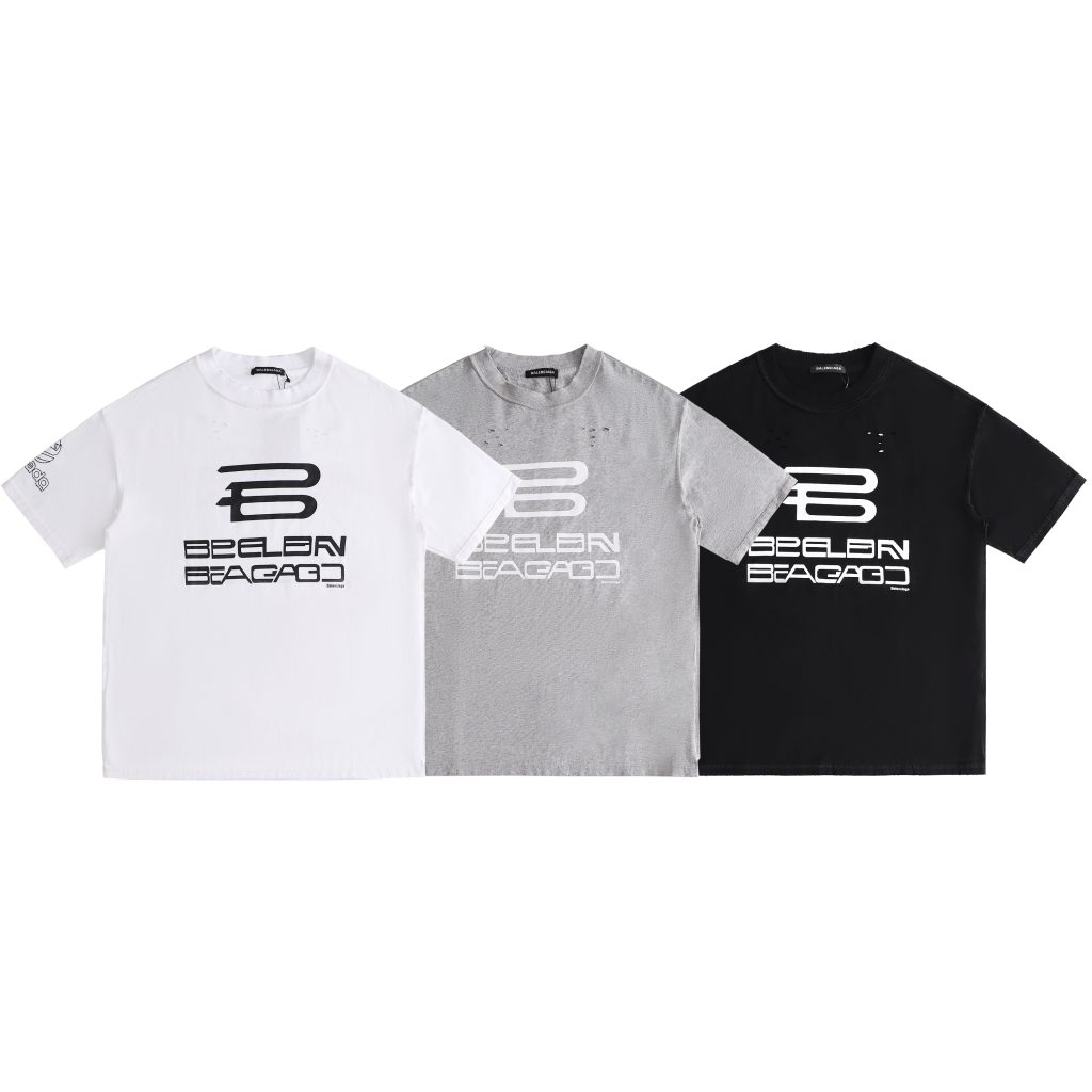 職場の服に合わせるならBALENCIAGAのシャツは角の印象重視