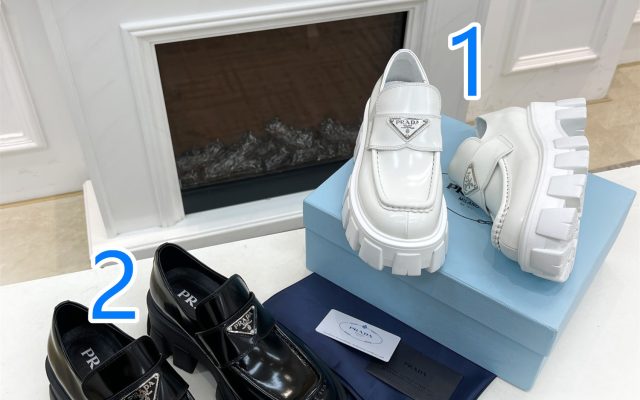 Pradaのその他を予算内で探す前に見るレザーのポイント