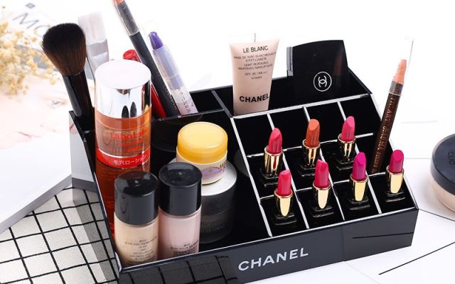 部屋づくりで使いやすいCHANELの小物入れを写真で確認