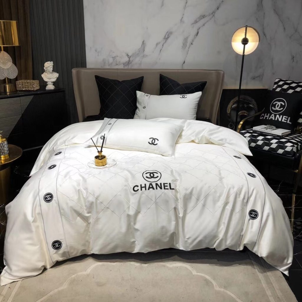 CHANEL シャネル布団カバーセット刺繍系 ライフスタイル小物｜ギフト選びで写真で選び方を確認