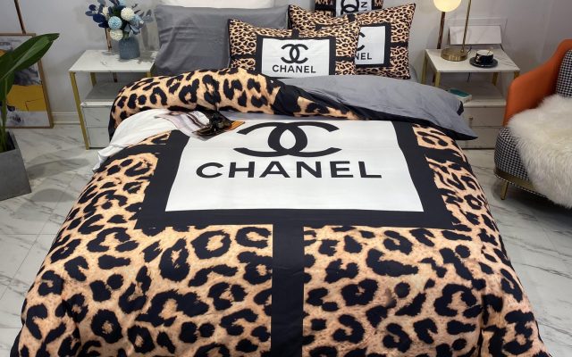 部屋づくりで使いやすいCHANELの掛け布団カバーを写真で確認