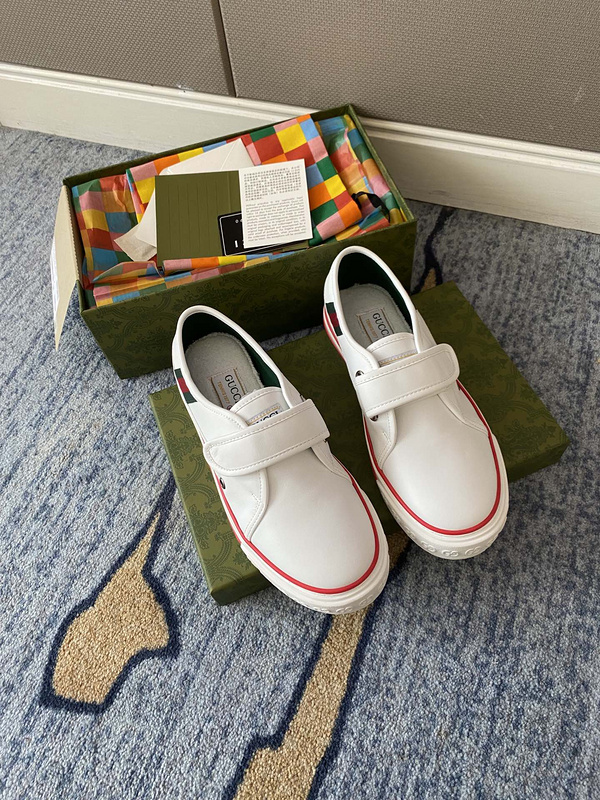 街歩き目線で見るGucciのスニーカーの印象