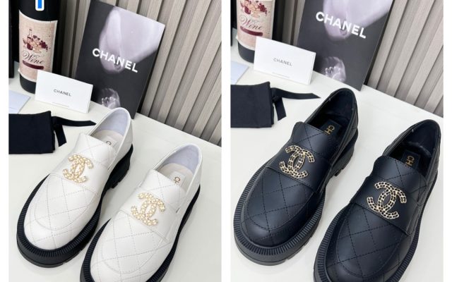 街歩きで使いやすいCHANELの靴を写真で確認