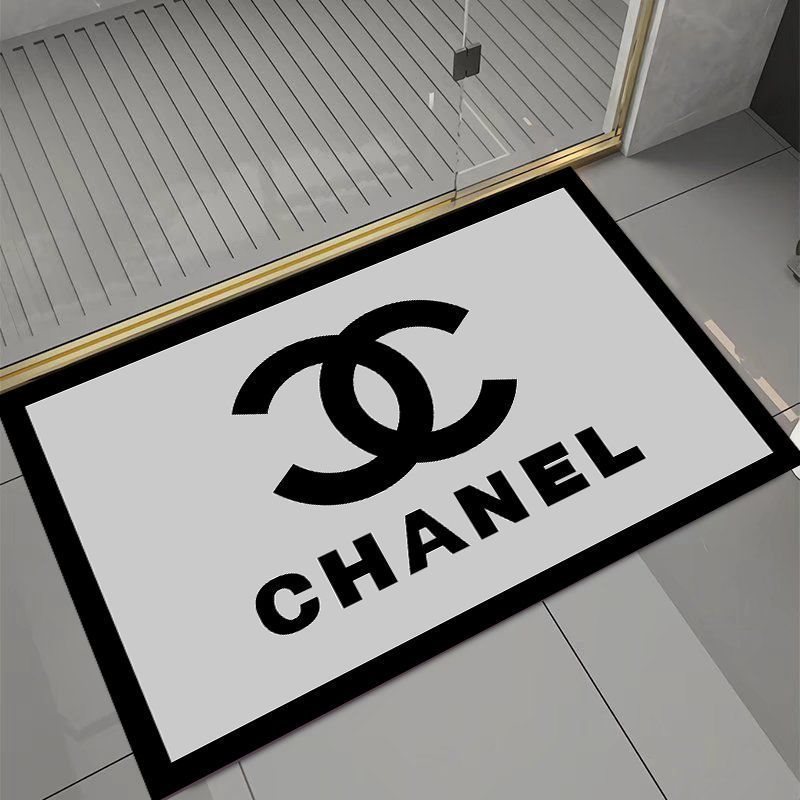 通勤の予定に合うCHANELのブランド小物、決め手は手元の見え方