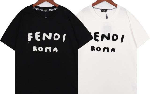 物価高でも選びやすい半袖シャツ：FENDIを自然に取り入れる