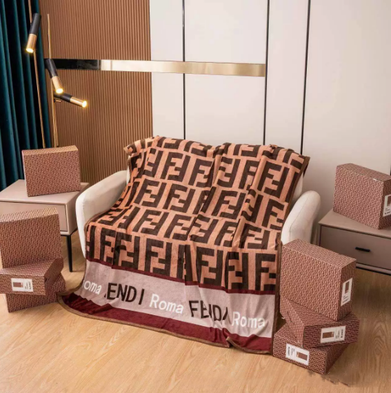 FENDIのライフスタイル小物を毎日に使うなら確認したいこと