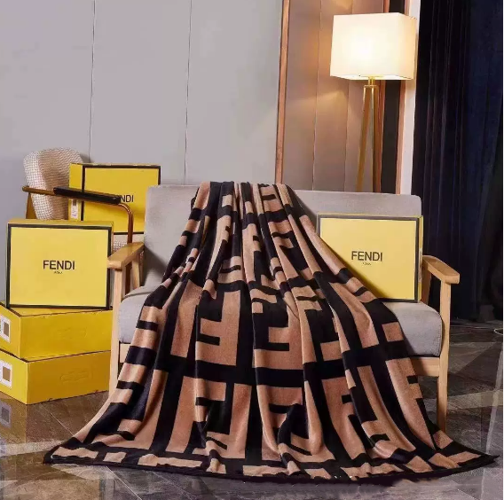 フェンディ ブランケット FENDI FFモチーフ フワフワ毛布 軽量 ひざ掛け/ソファーカ…|毎日に使いやすいライフスタイル小物を写真で…