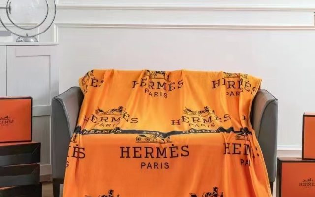 部屋づくり目線で見るHERMESのライフスタイル小物の印象