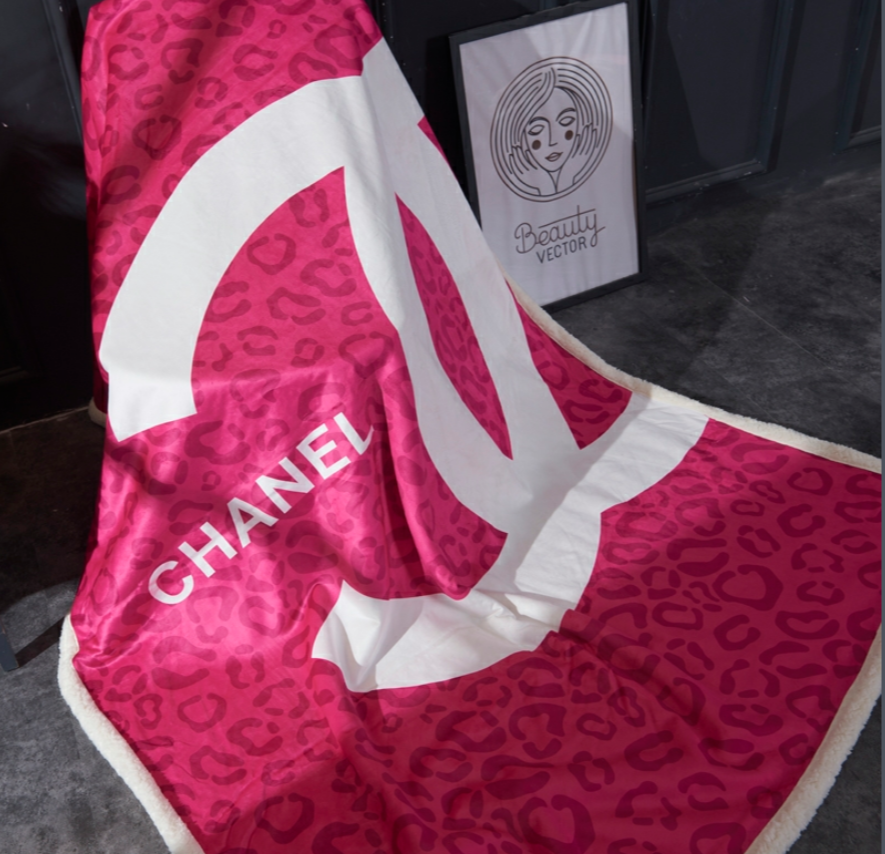 シャネル CHANEL 毛布 大きロゴ 暖かい 厚手 掛け毛布 ブランケット ピンク もこも…|旅行に使いやすいライフスタイル小物を写真で…