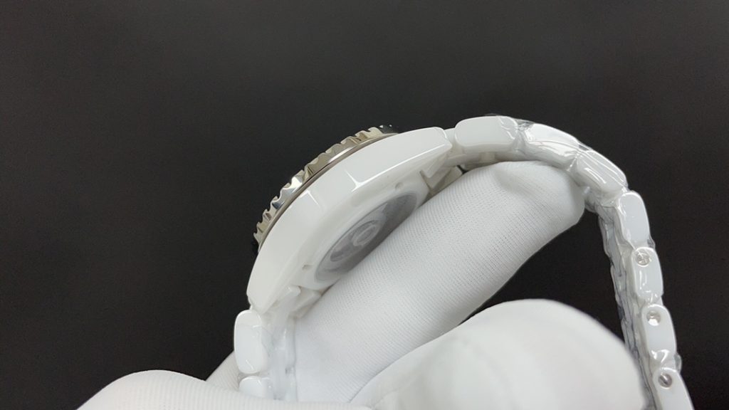Chanel シャネル✨ CHANEL J12 33mm ホワイトセラミック 🏻 自動巻き 高級時計 ⌚ 実物写真6点 🔥 限定モデル - 画像 5