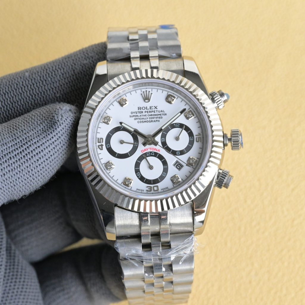 Rolex ロレックス 2024最新 101 究極の収納術9選 実例写真で完全解説 暮らしが…|休日に使いやすい腕時計を写真で確認