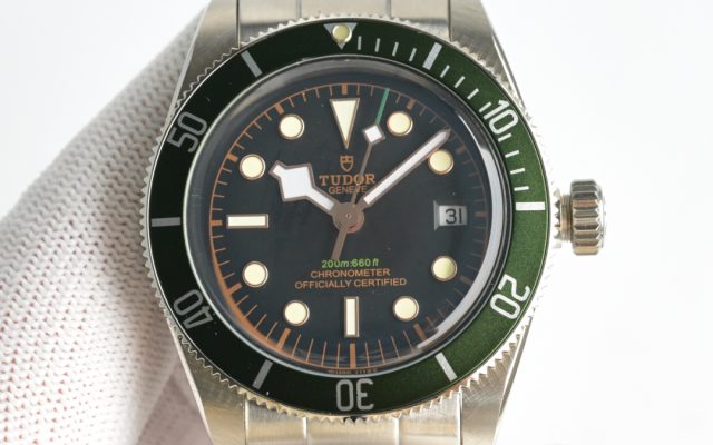 Rolexの腕時計を予算内で探す前に見る写真のポイント