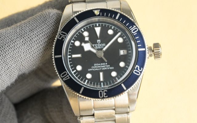 Rolexの腕時計を予算内で探す前に見る写真のポイント