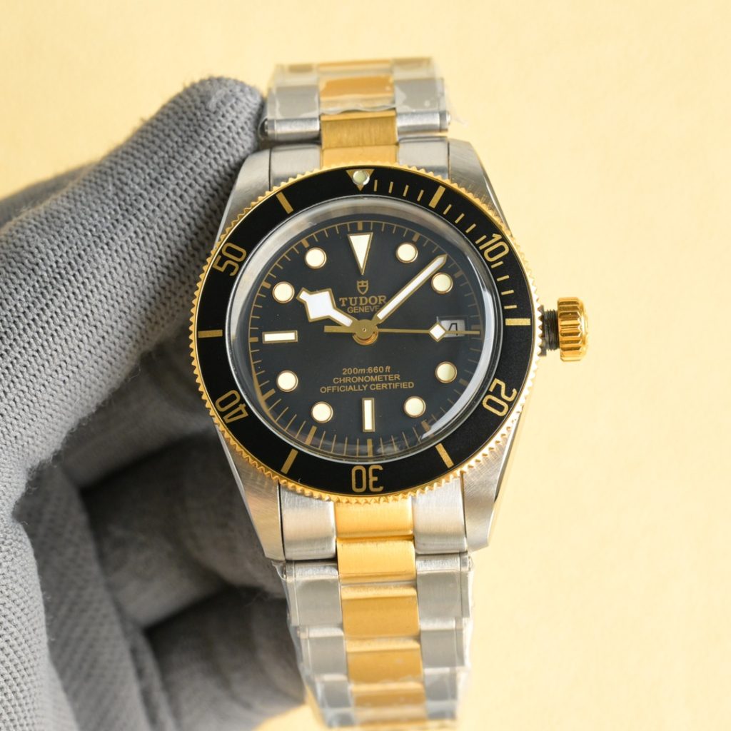 家族との外出の服に合わせるならROLEXの腕時計は手元の見え方重視