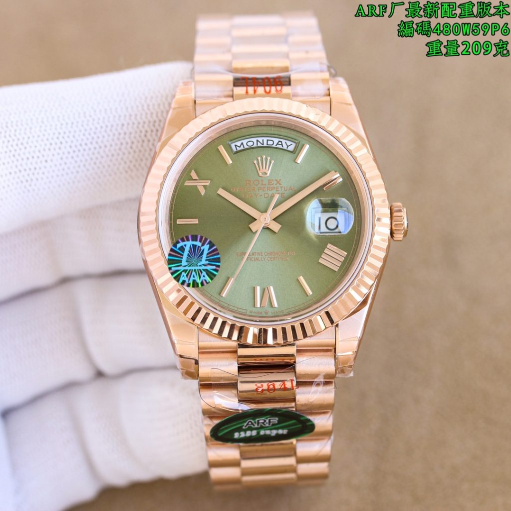 職場で見るROLEXの腕時計の写真の明るさ