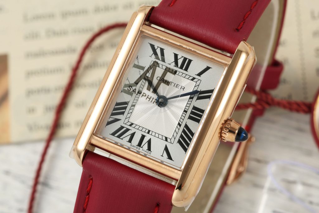 CARTIER カルティエ 時計 レディース 高級腕時計 プレゼント｜休日に毎日に合わせるポイント