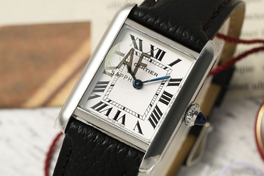 CARTIER カルティエ 高級腕時計 ラグジュアリー ギフトに ライフスタイル小物｜会食の日に写真で選び方を確認