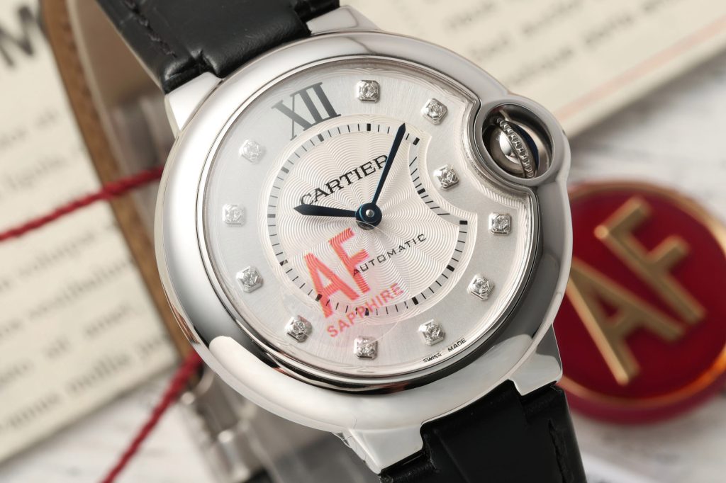 CARTIER カルティエ 時計 レディース ラグジュアリー 高級腕時計 ライフスタイル小物|会食の日に写真で選び方を確認