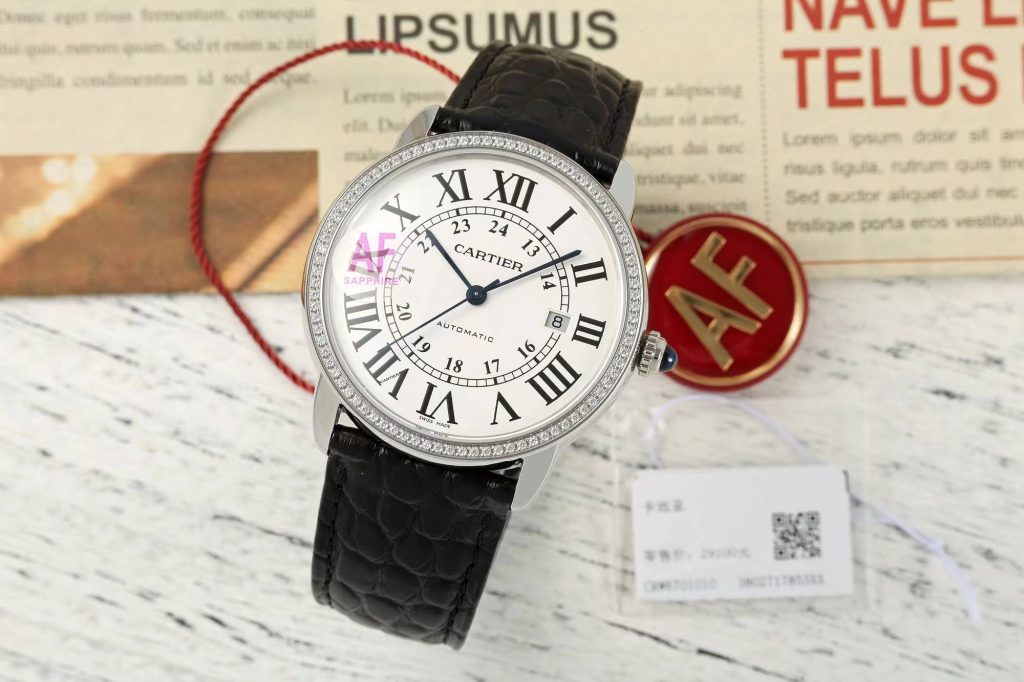 CARTIER カルティエ カーティエ 時計 レディース ラグジュアリー ライフスタイル小物｜通勤の日に使いやすさを写真で整理