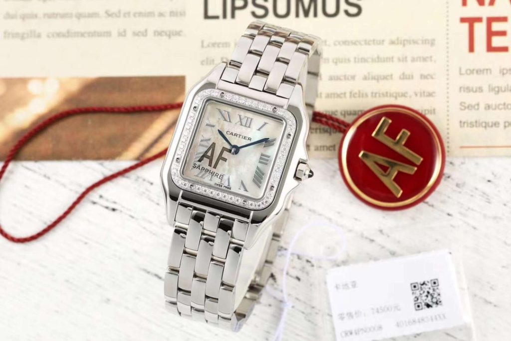 CARTIER カルティエ サントス 高級腕時計 メンズ レディース ギフト ライフスタイル小物|通勤の日に使いやすさを写真で整理