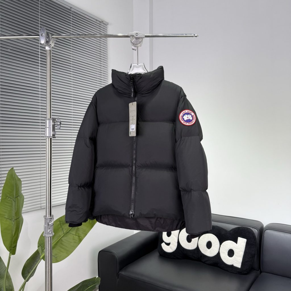 CANADA GOOSE(カナダグース) 超目玉 カナダグース ダウンブレンドコート レディ…|季節の変わり目で使いやすいファッションアイ…