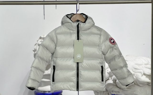 ブランドアイテムの服装は価格・収納・合わせ方でどう見るか