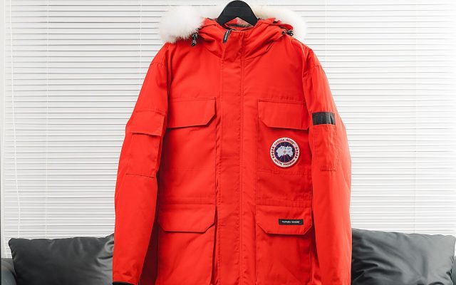 休日目線で見るブランドアイテムの服装の印象