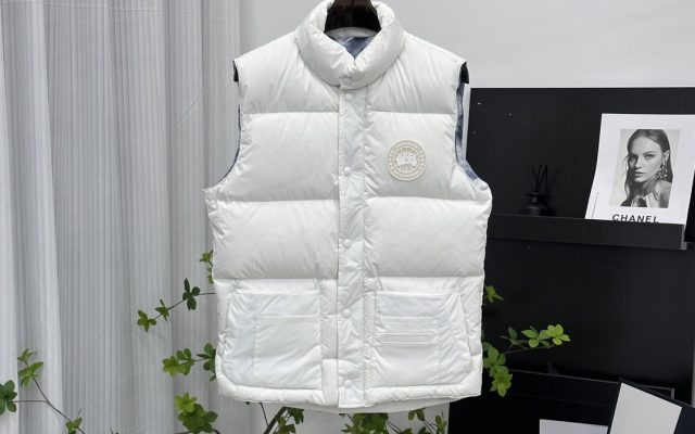休日で使いやすいブランドアイテムの服装を写真で確認